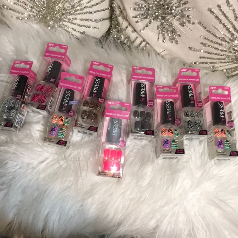IMPRESS ARTIFICIAL NAILS / PRESS-ON MANICURE
